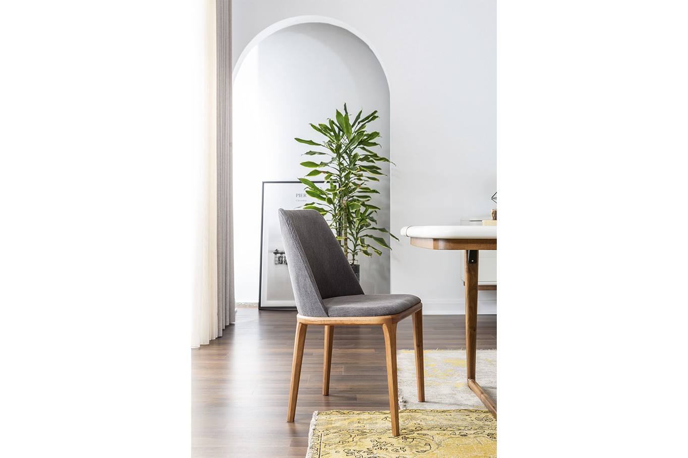 Point Chair 2